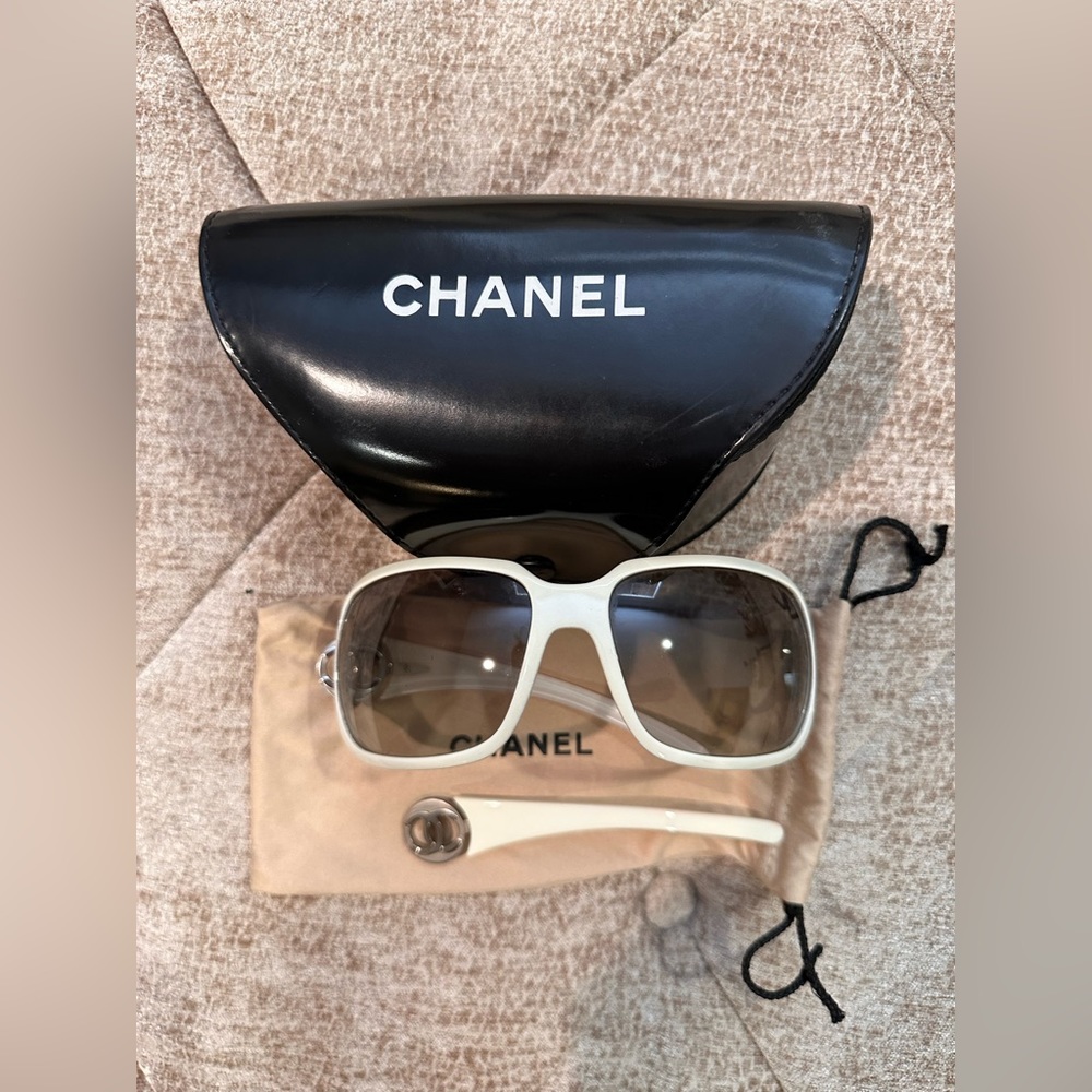 Chanel Sunglasses-White